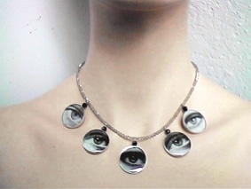 5 yeux 1_1 Les Soeurs Boa, Regarde-moi